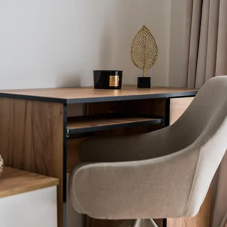 Airport Modern By Bookinghost Apartamento Poznan