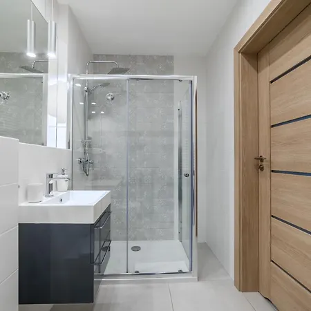 Airport Modern By Bookinghost Познань