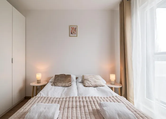 Airport Modern By Bookinghost Apartment *