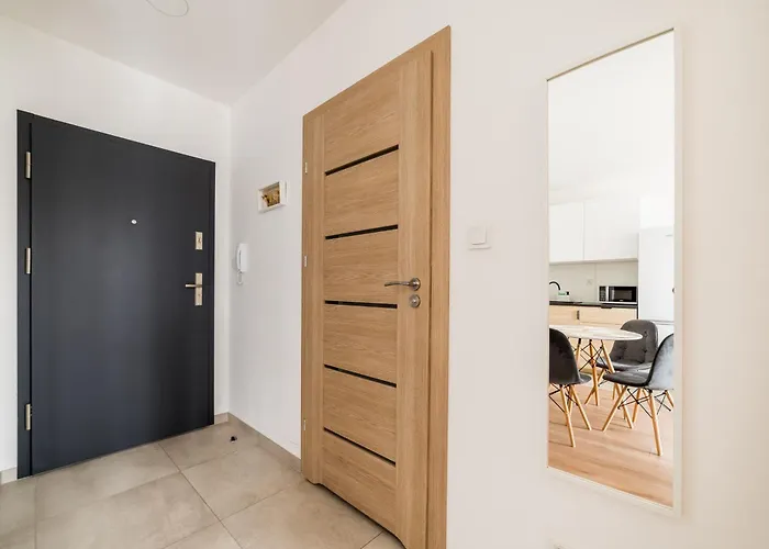 Airport Modern By Bookinghost Apartment *