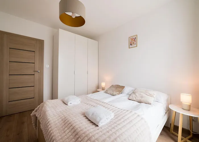 Airport Modern By Bookinghost